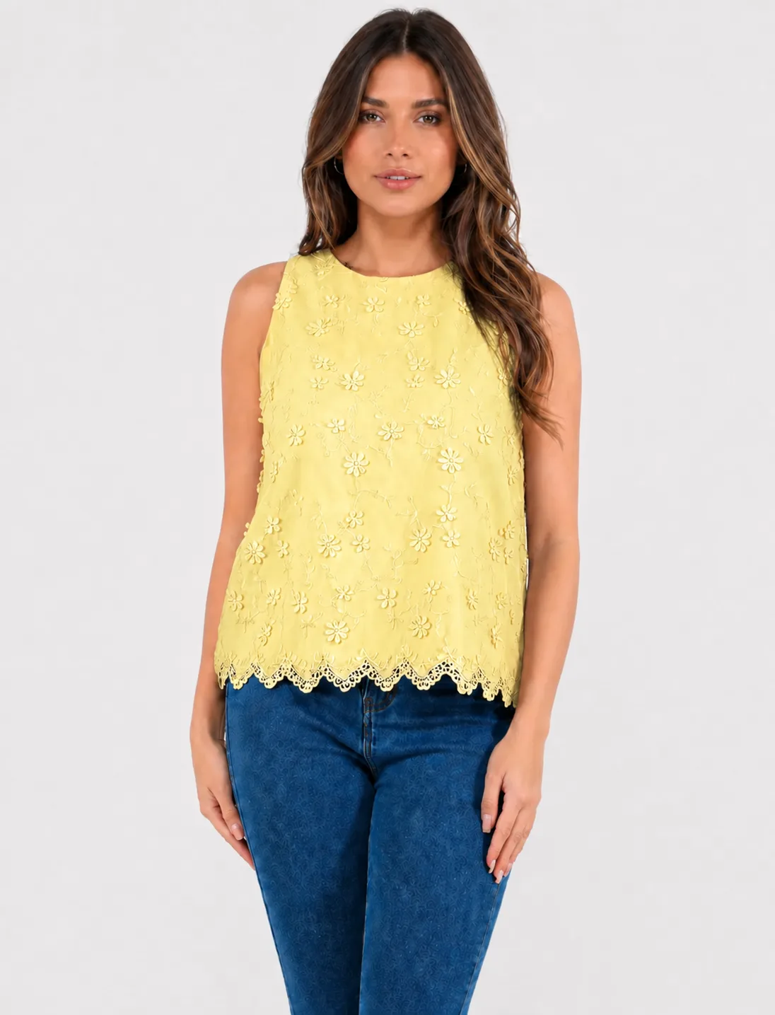 Sweet Couture blusa sin mangas bordada en amarillo pastel