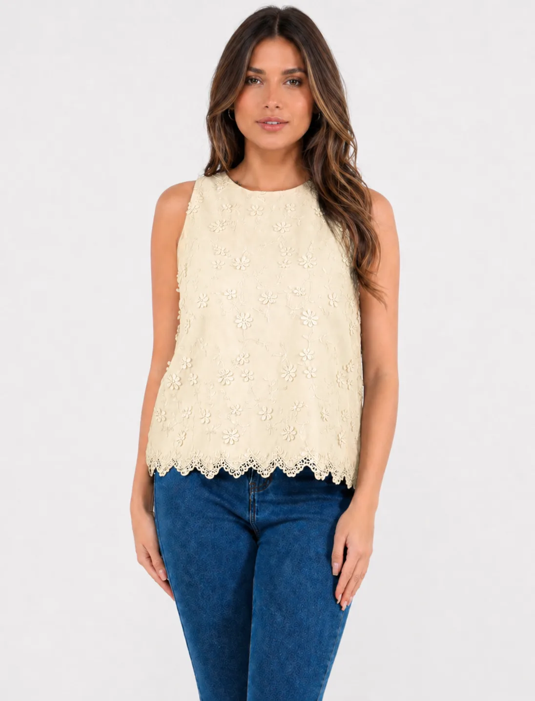 Blusa sin mangas bordada