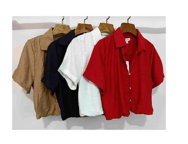 Blusa cropped botones